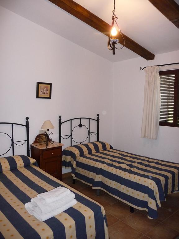 Casas La Piedra De Tiscar Villa ภายนอก รูปภาพ